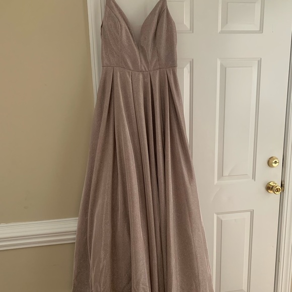 PROM DRESS - Picture 1 of 5